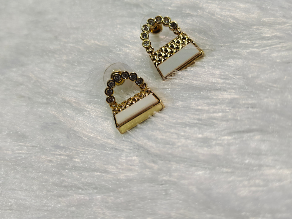 😊Mini Handbag Stud Earrings – Gold Crystal Edition