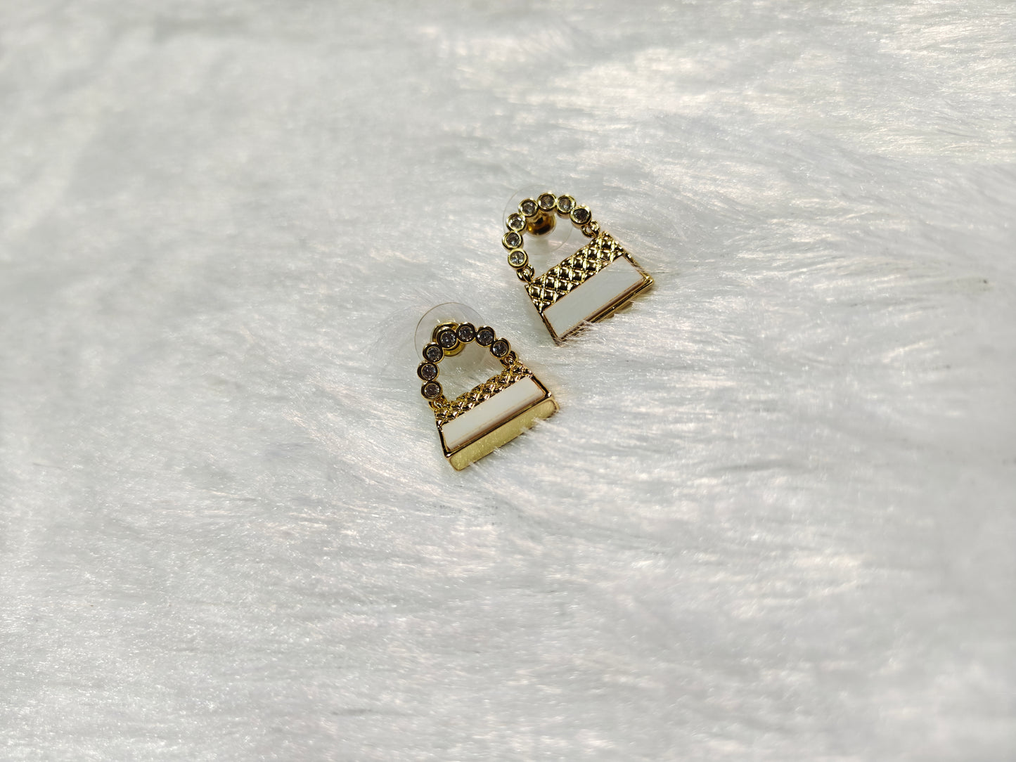 😊Mini Handbag Stud Earrings – Gold Crystal Edition