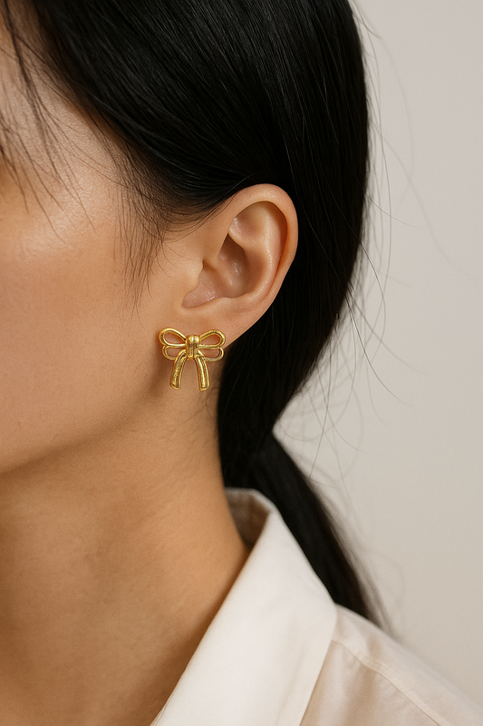 Classic Gold Bow Earrings – Elegant & Timeless Design